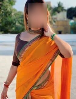 Naina 25 year Vip Call Girl in Mumbai 
